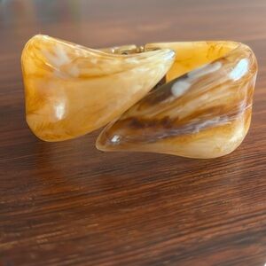 VTG Swirl Earth Tones Lucite Clamper Bracelet